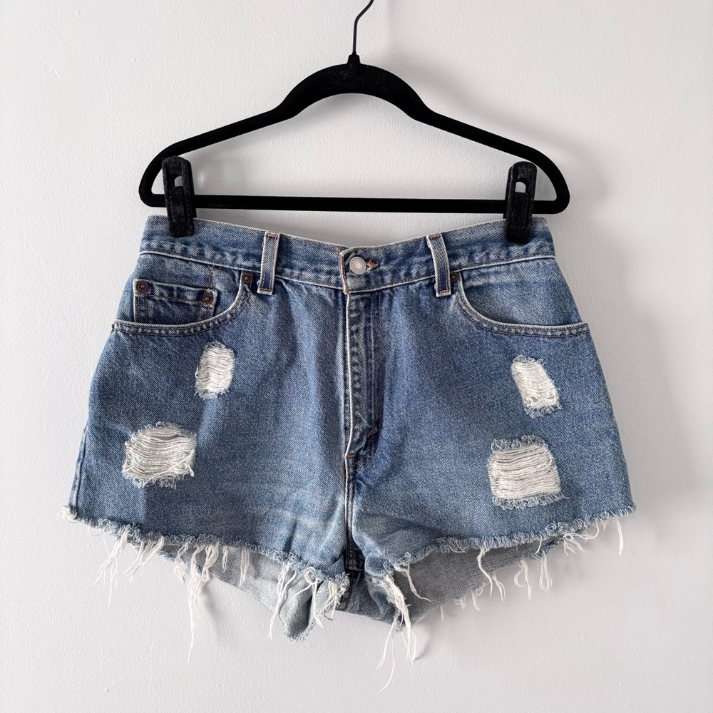 Levi’s 550 Denim Shorts Distressed Jean Raw Hem Frayed Vintage Casual Blue